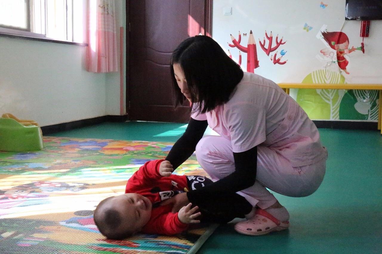 以愛之名，90后女孩重回福利院