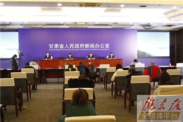 慶陽市8個縣（區(qū)）、570個貧困村、14.99萬戶61.05萬貧困人口全部脫貧