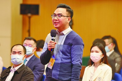 “走過千山萬水，從沒有忘卻來時的路”
