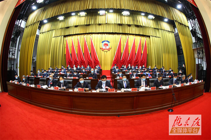 【市兩會視頻海報】努力開創(chuàng)新時代慶陽政協(xié)工作新局面，為推動慶陽老區(qū)全面振興作出新的更大貢獻！