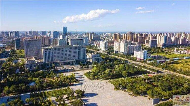 2022年，我市環(huán)境空氣優(yōu)良天數(shù)達297天。隴東報全媒體記者 俄少飛 攝