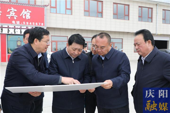 周繼軍在華池縣慶城縣調研時強調 弘揚南梁精神 汲取奮進力量 全力以赴抓落實謀發(fā)展促振興