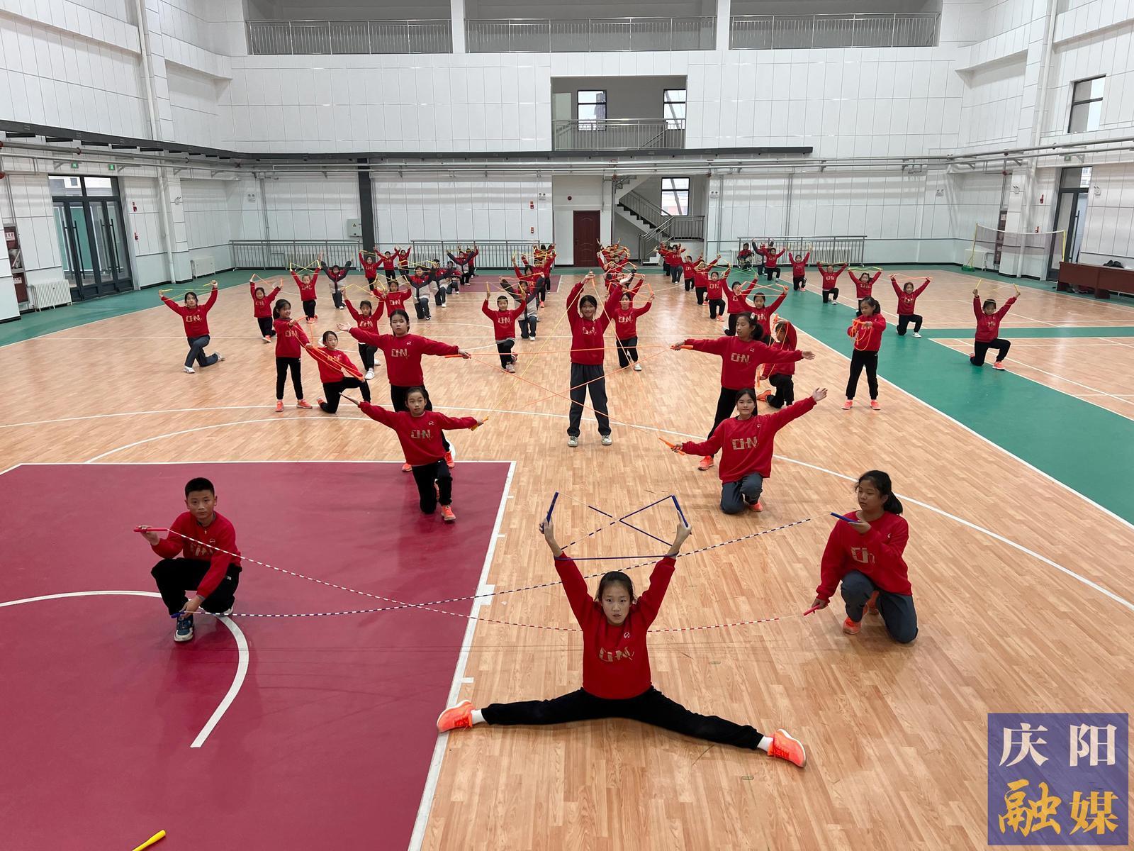 【點亮美好教育】以繩為舞 編織少年夢——鎮(zhèn)原縣蓮池小學(xué)花樣跳繩隊養(yǎng)成記