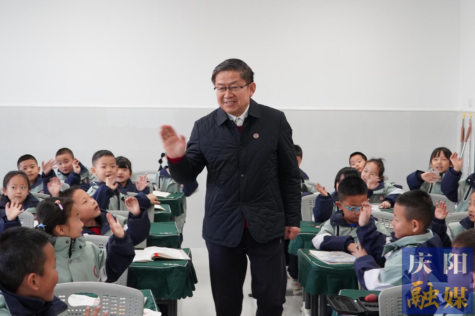 【報(bào)效祖國(guó) 建功西部】 孫建國(guó)：從黃浦江畔到黃土高原的教育拓荒者